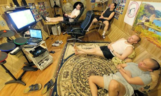 Illustration for article titled Simulated mission to Mars made astronauts sleepy, lethargic, and less motivated